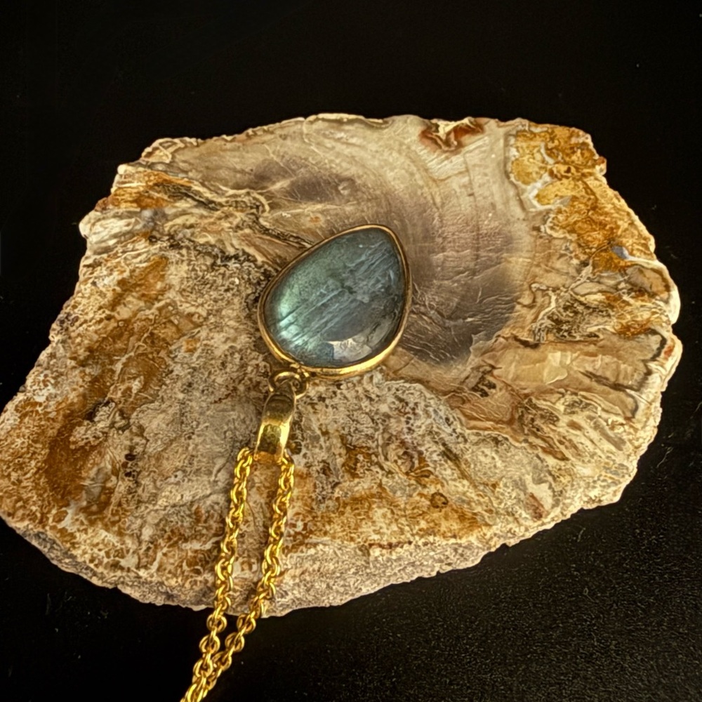 Handmade gold plated moonstone necklace - Picture 2 of 6